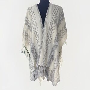 Nicole Marciano Fringe Poncho Ivory Gray Shawl‎ Coverup Boho Southwestern Wrap